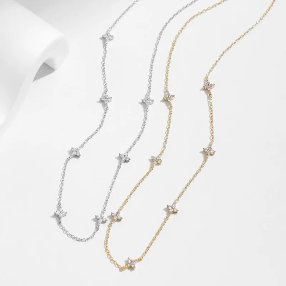 Collier Fleur Ras de Cou strass
