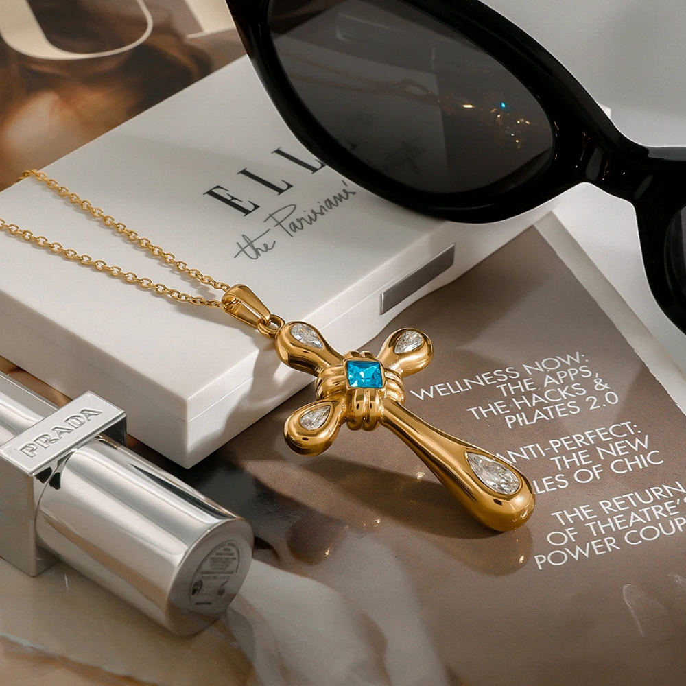 Collier Croix Dorée Pierre Bleue