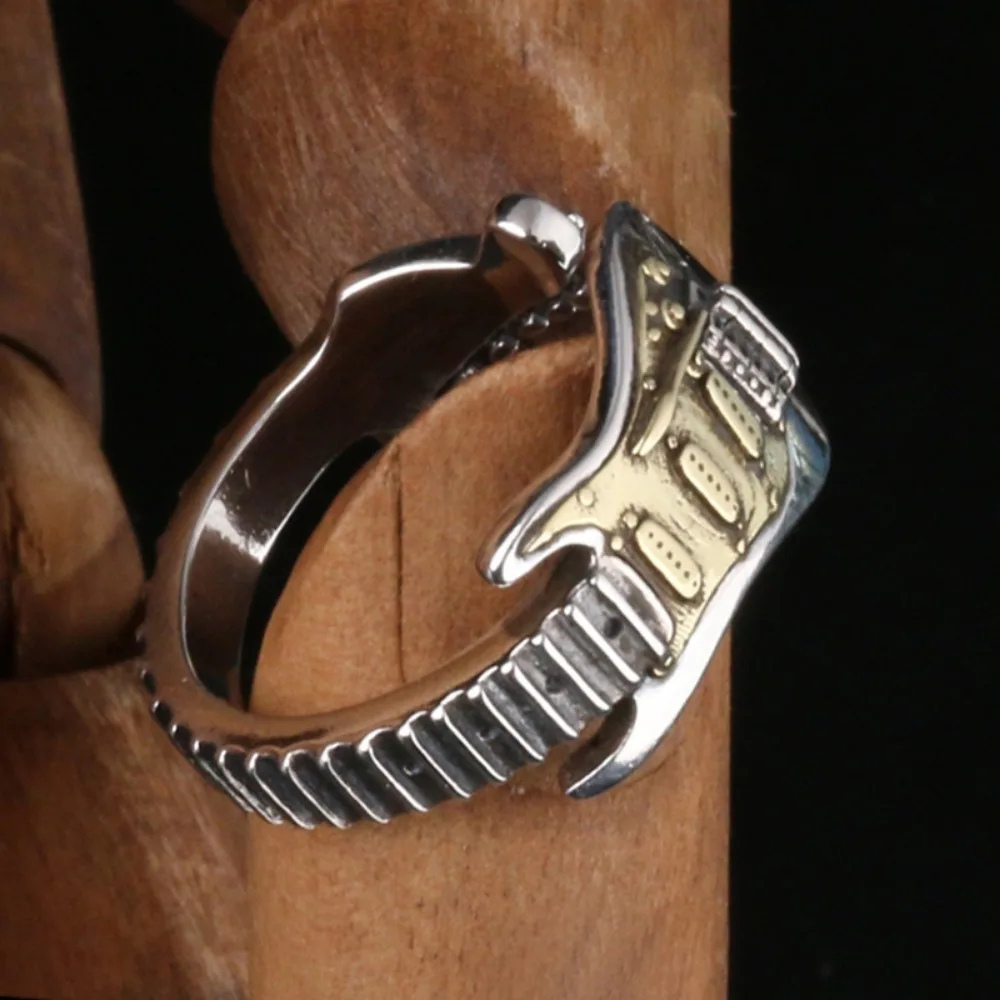 Bague en Forme de Guitare