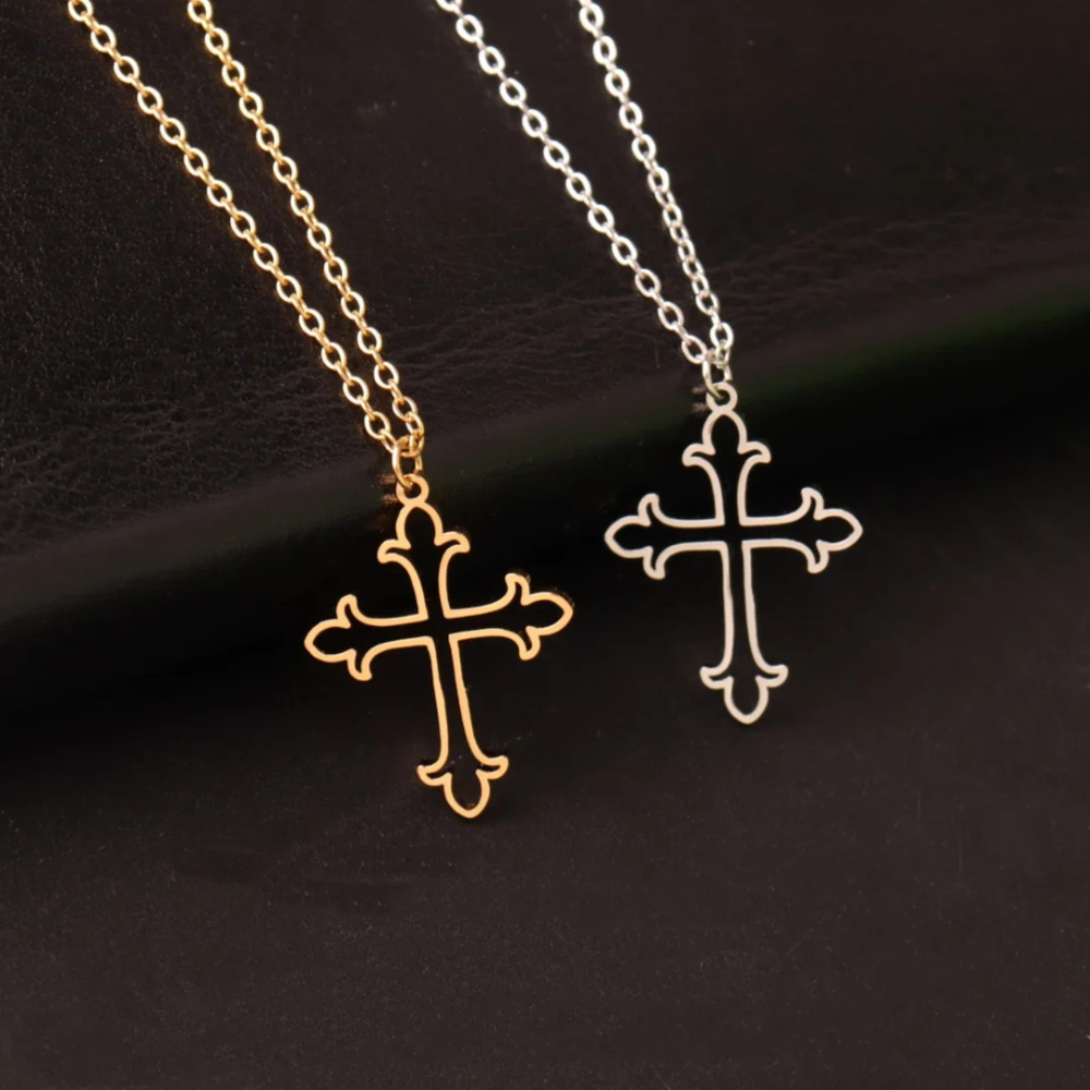 Collier Croix Ajourée femme