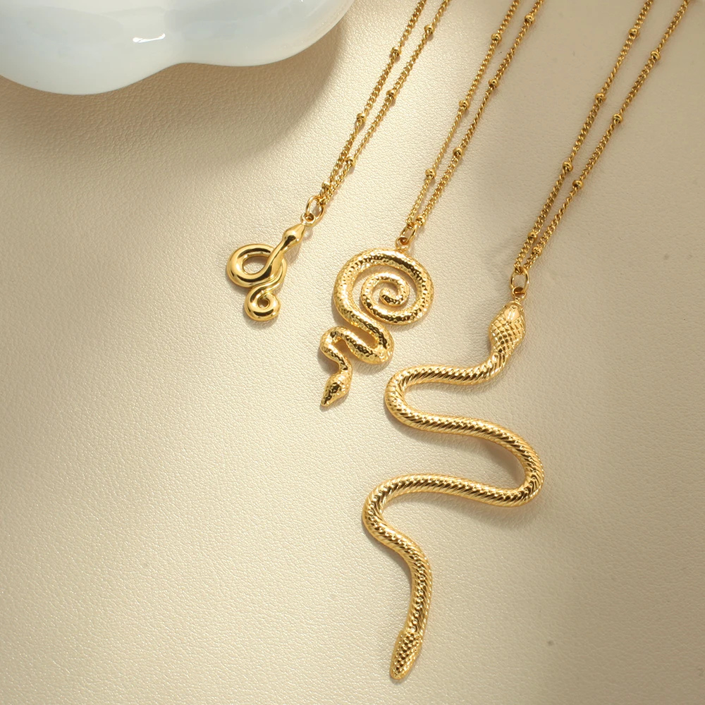 Collier pendentif long Serpent femme doré