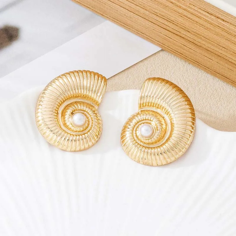Boucles d'Oreilles Escargot Perle Blanche doré