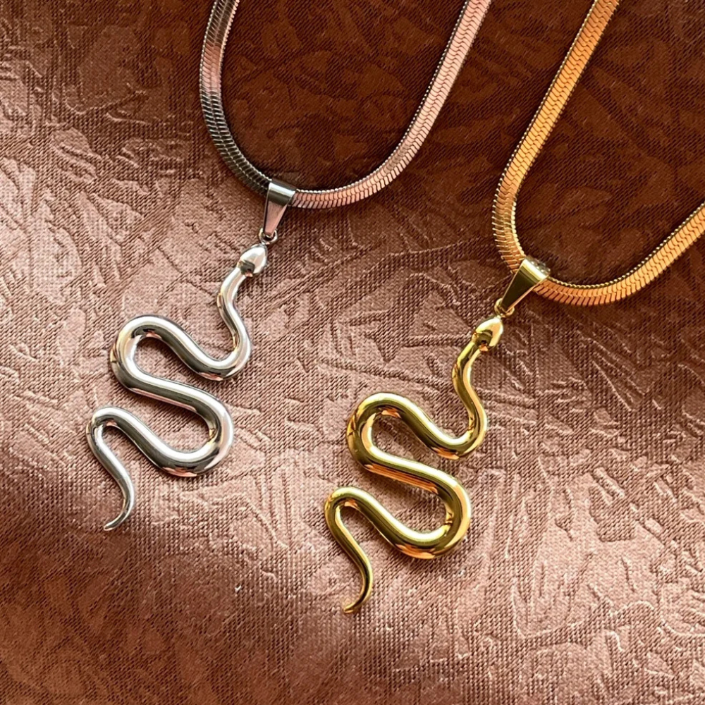 Collier Maille et Pendentif Serpent acier doré