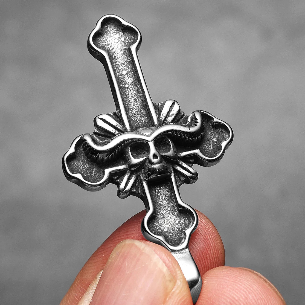 Collier Croix Gothique Homme corne