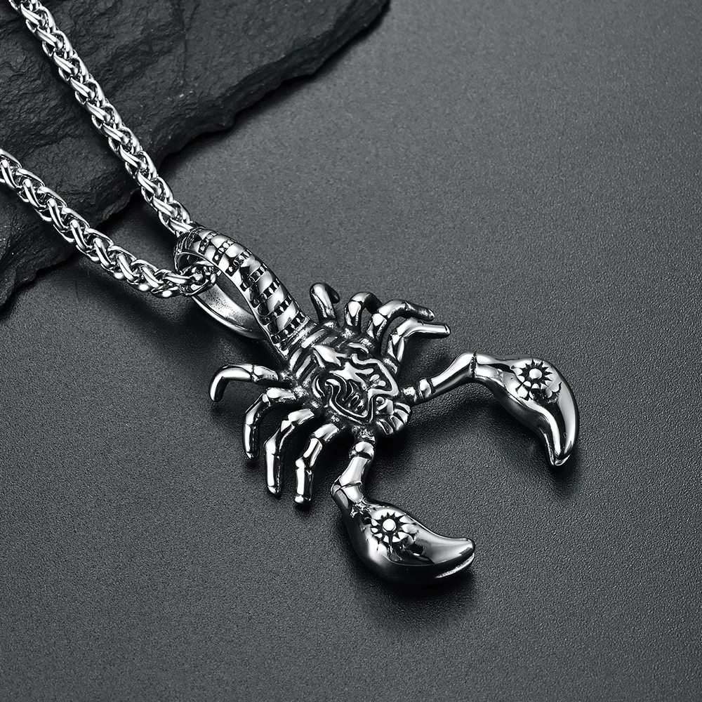 Collier pendentif homme Scorpion Argent