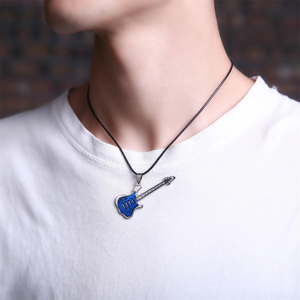 Collier Pendentif Guitare cuir