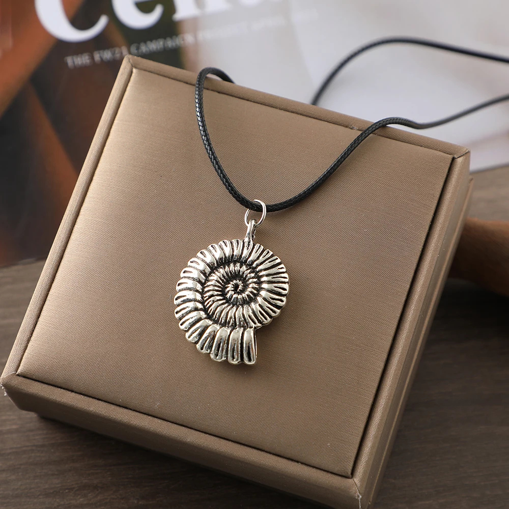 Collier Escargot Cuir femme