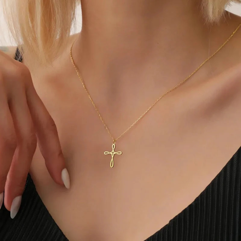 Collier Pendentif Croix Infini doré