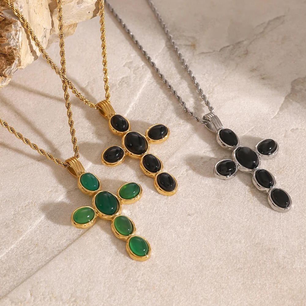 Collier Croix Perles Noires femme