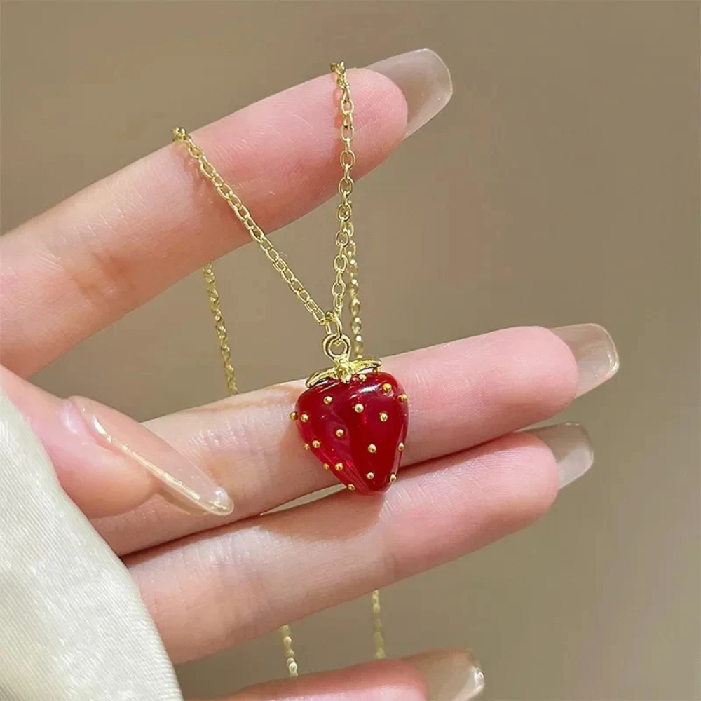 Collier Fraise Femme pas cher