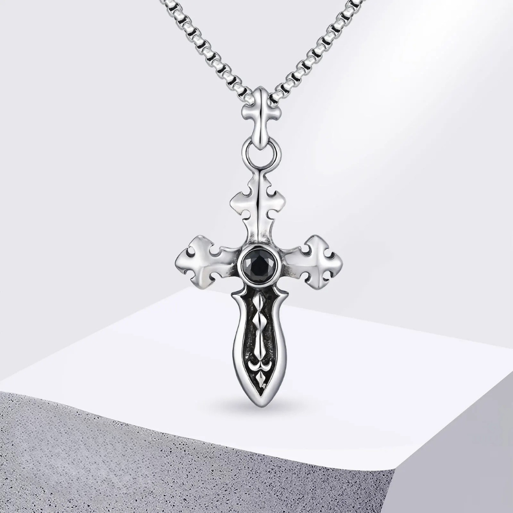 Collier Croix Médiévale Homme pas cher