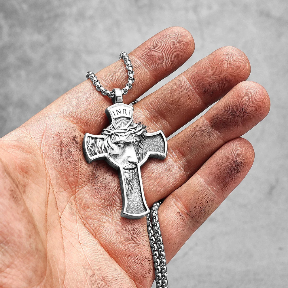 Collier Croix Visage Jésus acier