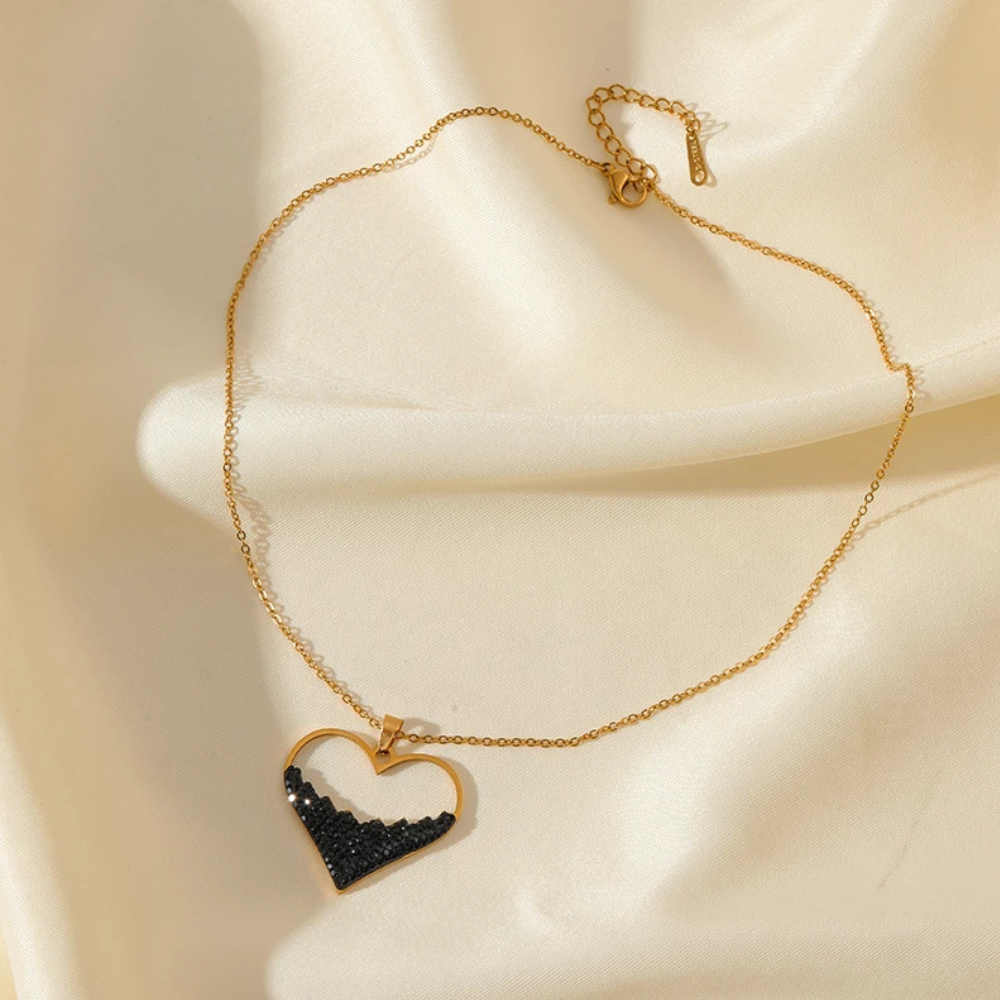 Collier Pendentif Coeur Strass Noirs acier doré