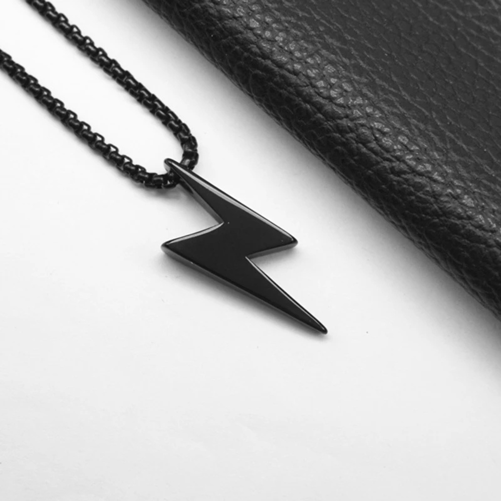 Collier Pendentif Éclair noir