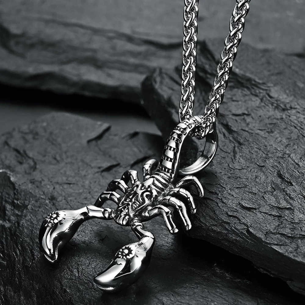 Collier Scorpion Argent pendentif acier