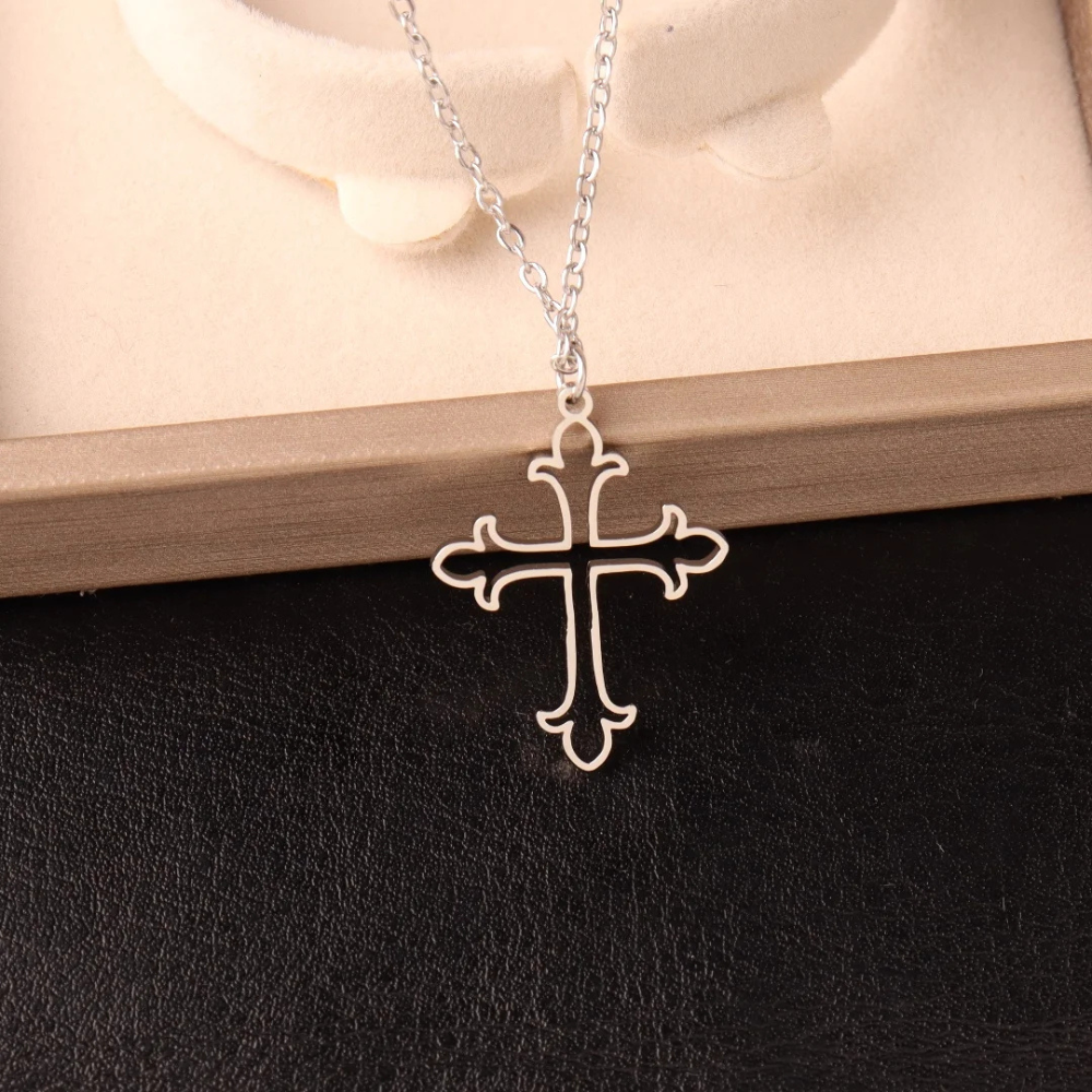 Collier Croix Ajourée argenté