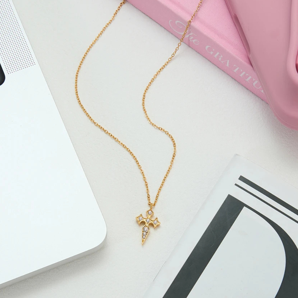 Collier Croix Pointue Femme doré