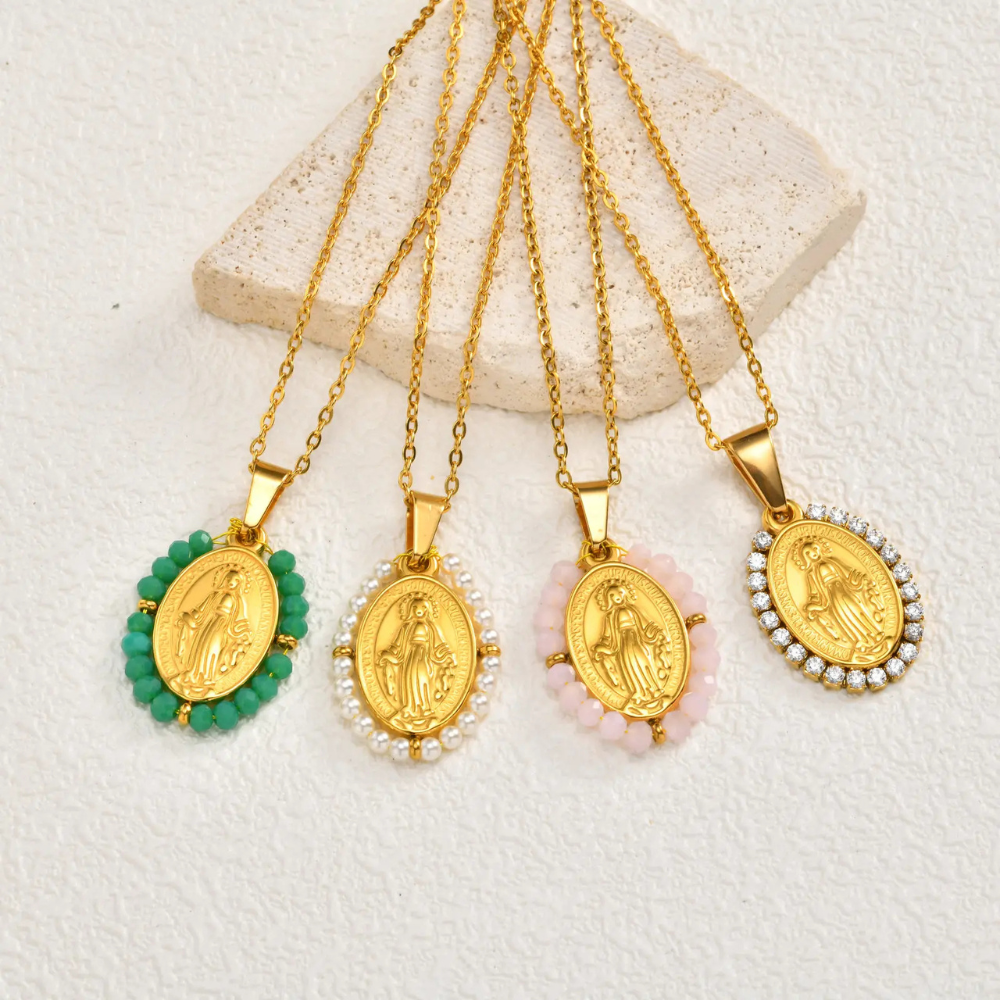 Collier Vierge Marie Perles pendentif doré