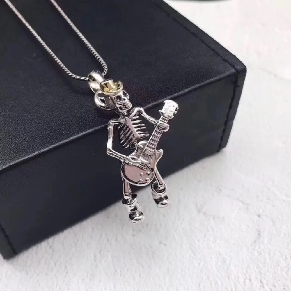 Collier tete de mort Rockeur