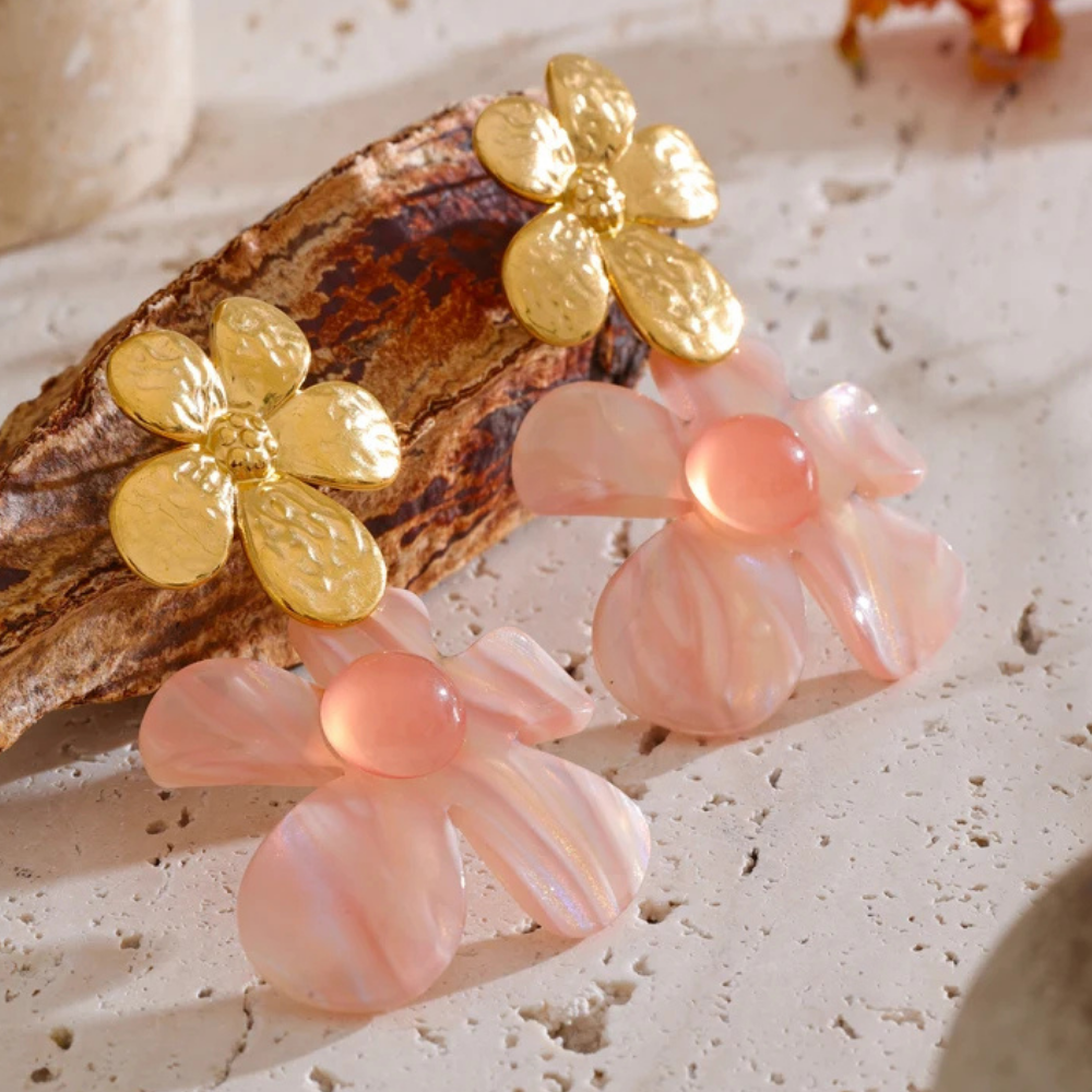 Boucles d'Oreilles Fleur Pendante Or et Rose pas cher