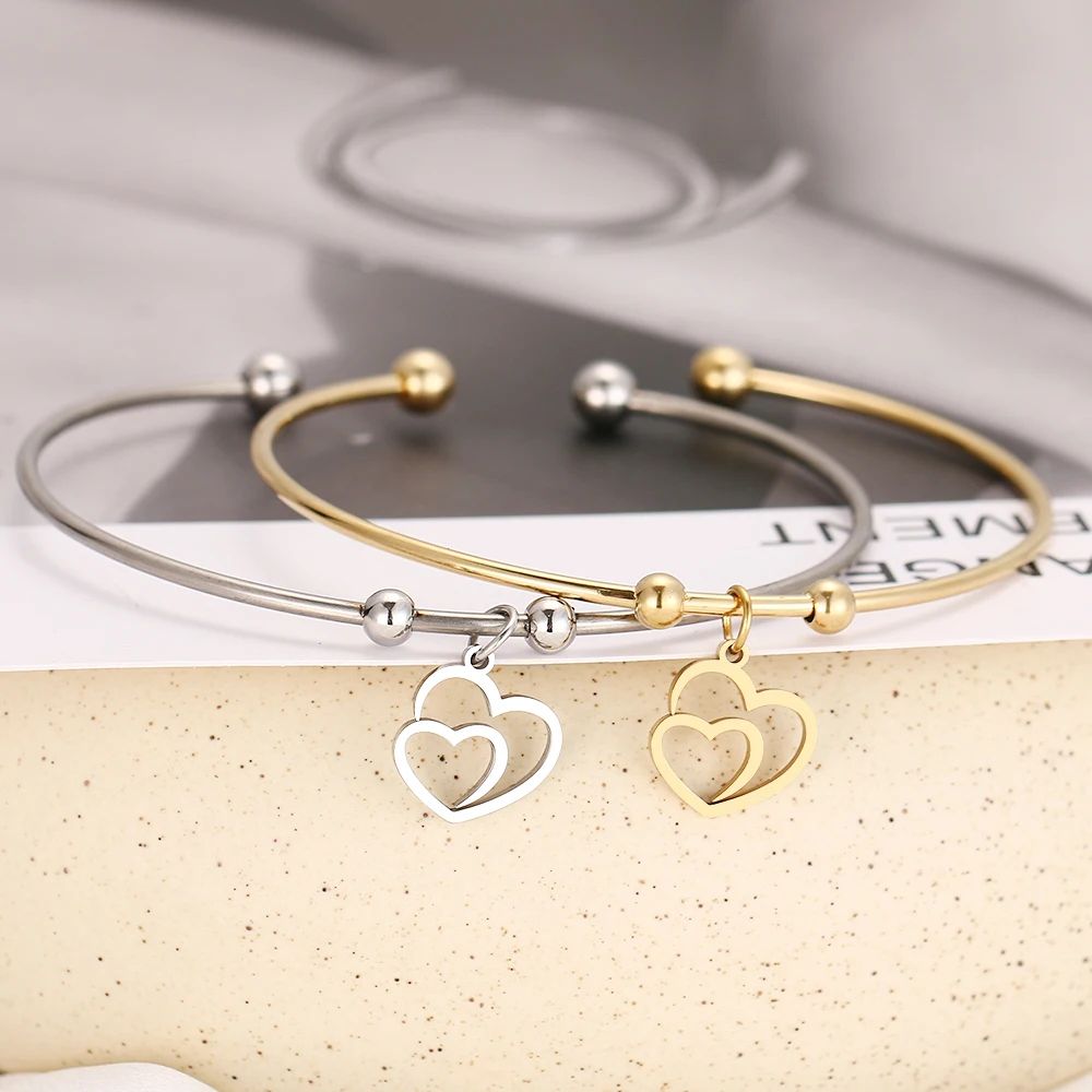 bracelet pour femme avec double coeur