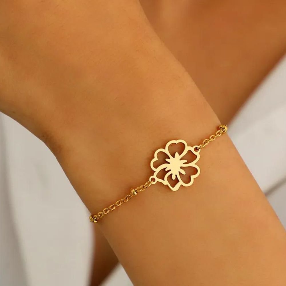 bracelet avec pendentif fleur pour femmes