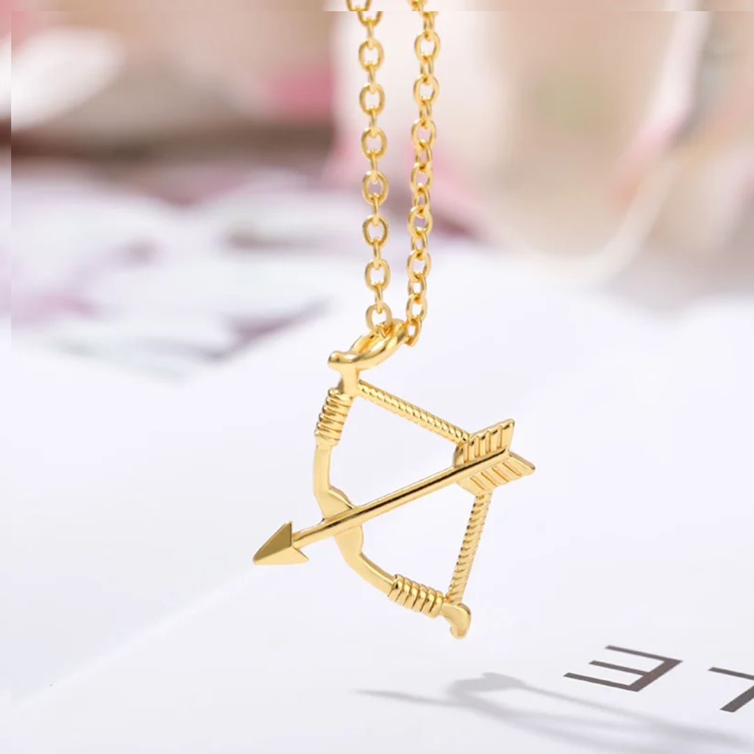 COAI Collier Chaîne Plaqué Or Pendentif Flèche Pierre COAI Collier Chaîne Plaqué Or Pendentif Flèche Pierre