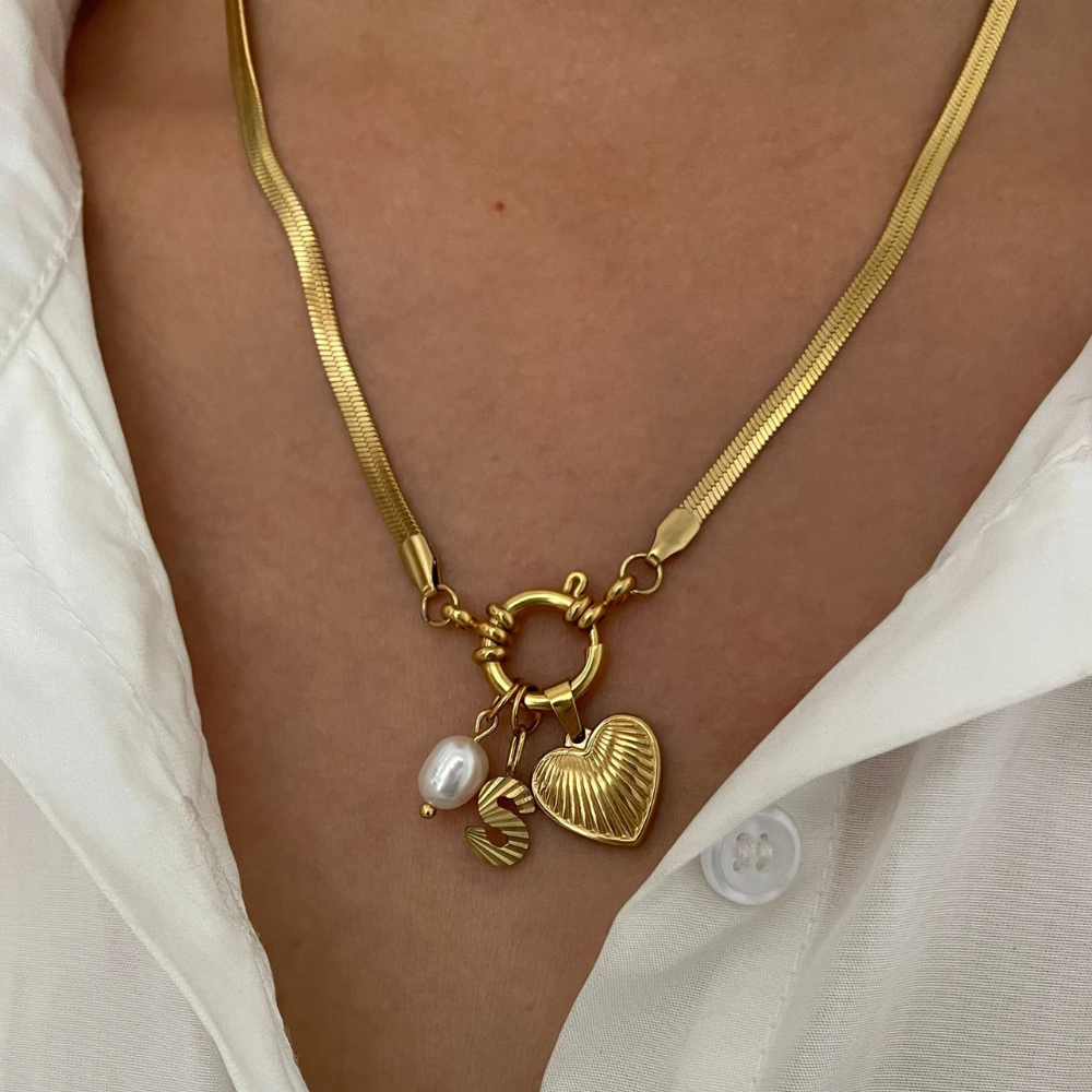 Collier Charms Lettre V pas cher