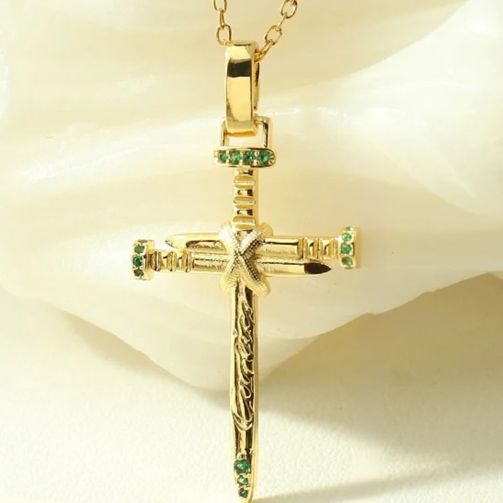Collier Croix Épée pas cher