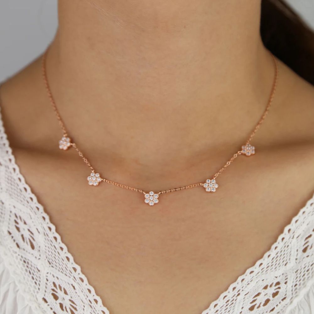 Collier Fleur Ras de Cou Rose