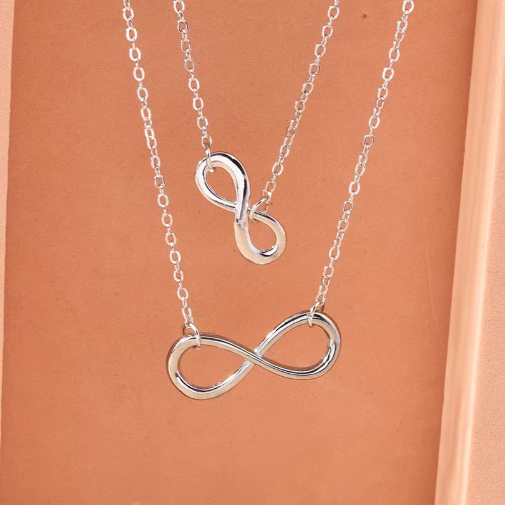 Collier Infini argenté avec Double Chaîne