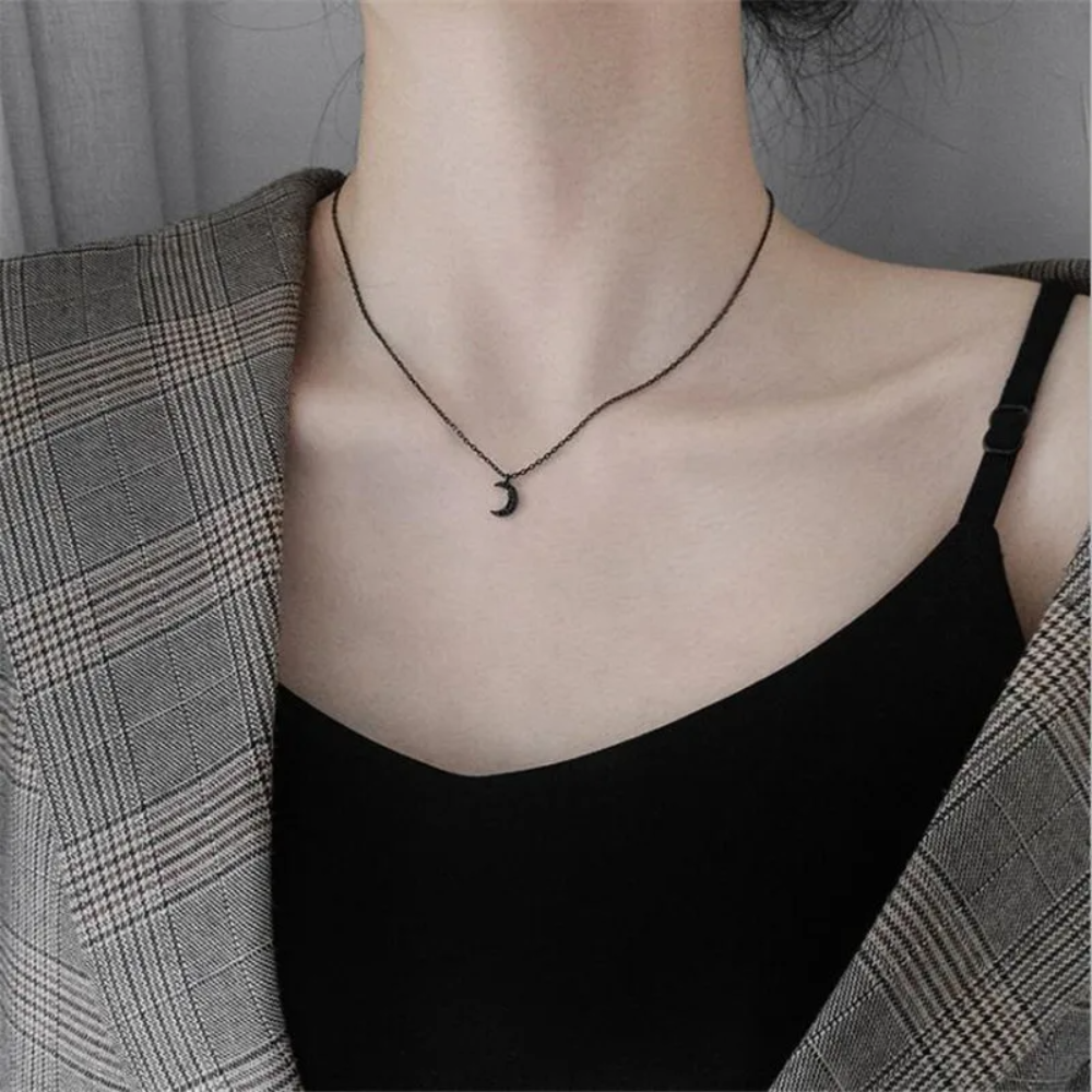 Collier Lune Noir femme